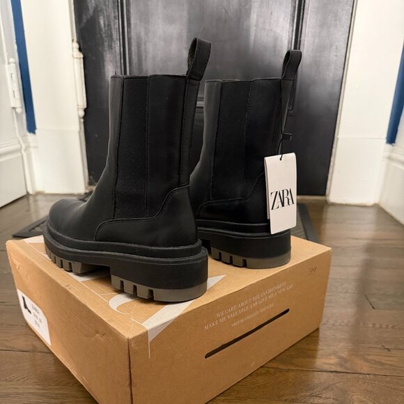 ZARA Ankle Boots with Gray Track Soles - Picture 5 of 5